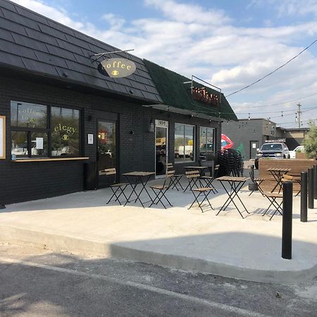 Modern Luxury Rooftop Deck, 3 Mi To Downtown Nashville Bagian luar foto